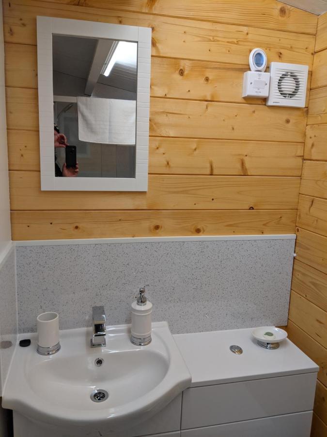 Foxhill Lodges Canterbury Exterior foto